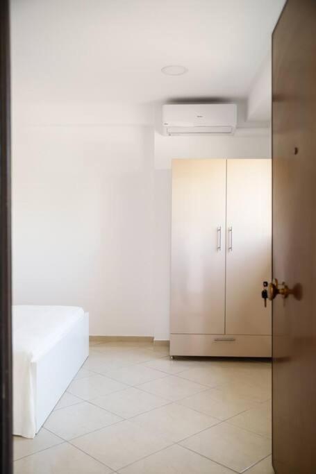 Cozy Apartment Near Airport Коропион Екстериор снимка