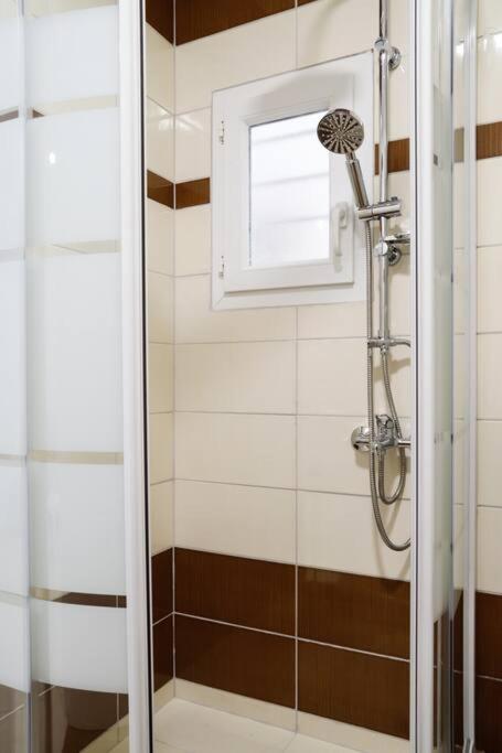 Cozy Apartment Near Airport Коропион Екстериор снимка